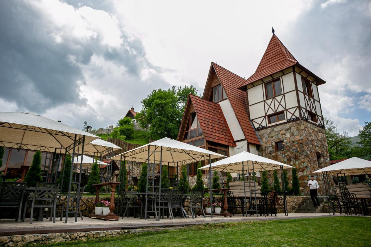 Alpine Castle Hotel ディリジャン エクステリア 写真
