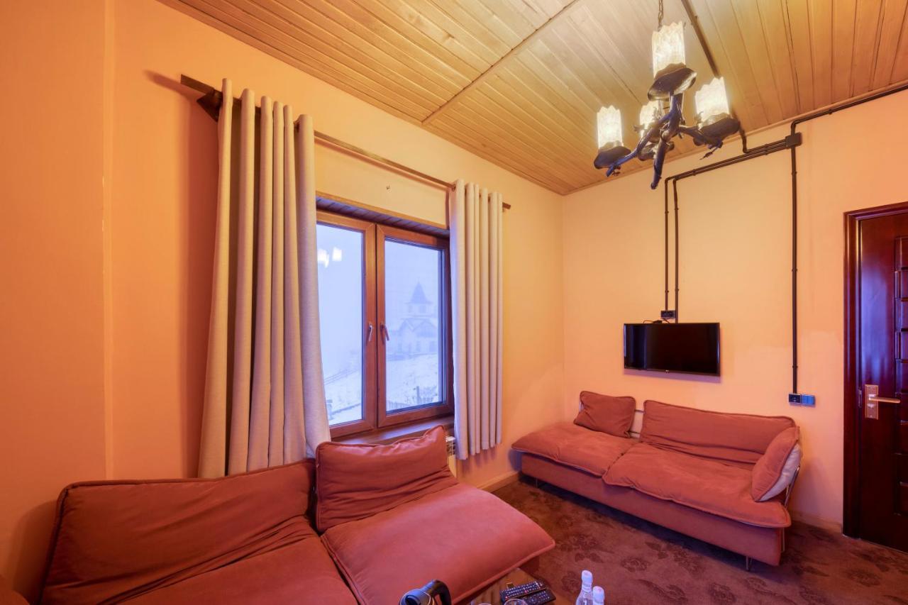 Alpine Castle Hotel ディリジャン エクステリア 写真