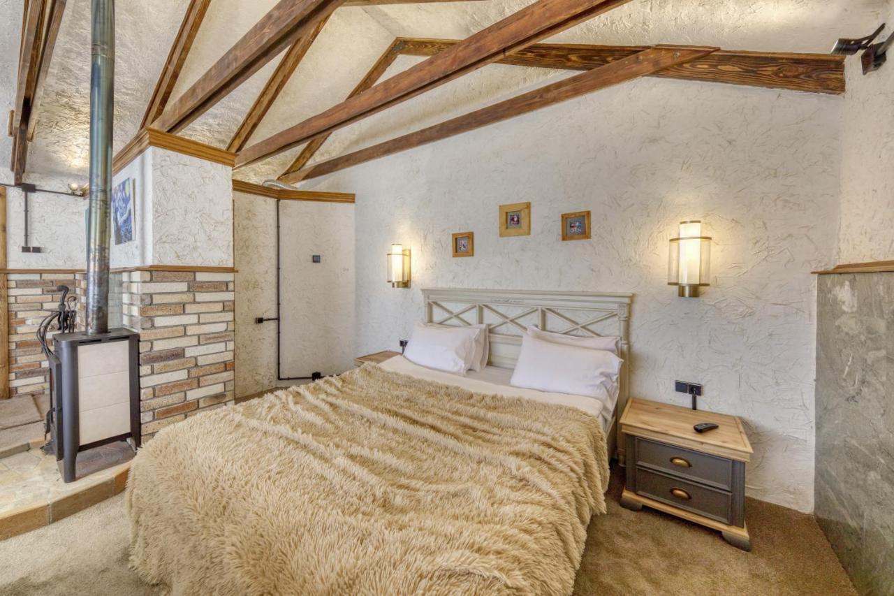 Alpine Castle Hotel ディリジャン エクステリア 写真